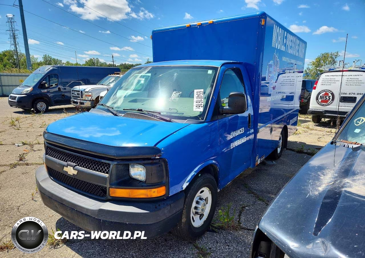 2014 Chevrolet Express Box Truck