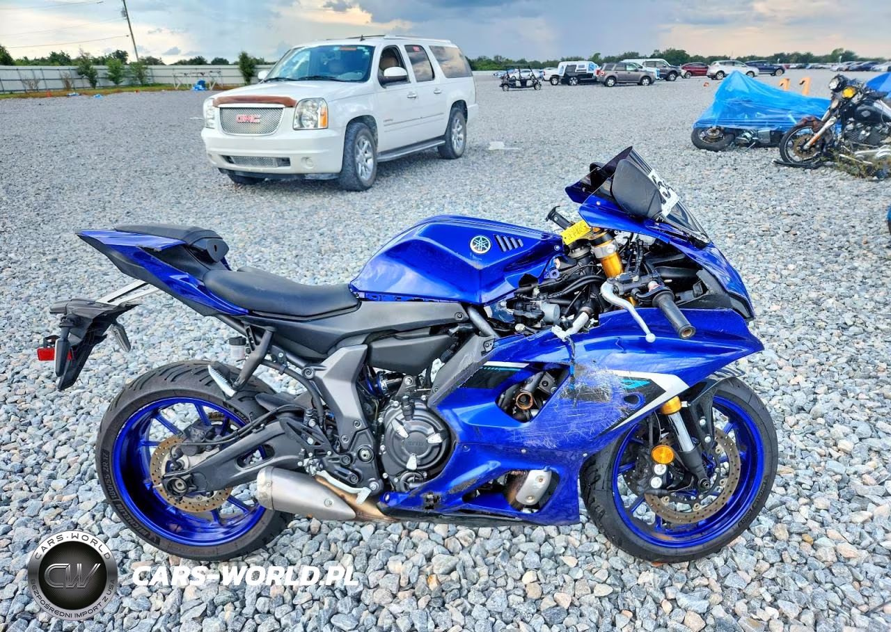 2025 Yamaha Yzfr7 – zdjęcie 1 z 9