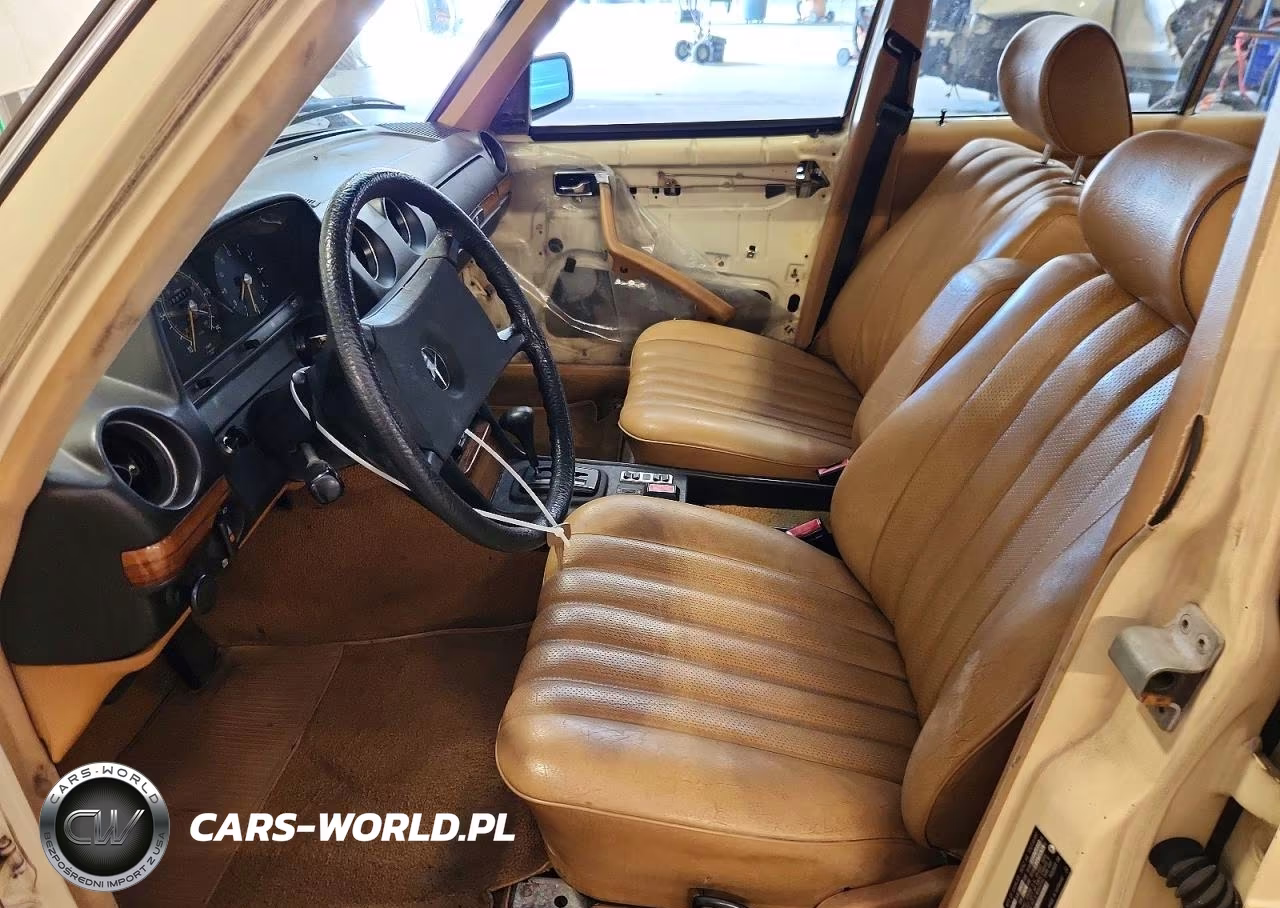1981 Mercedes-Benz 300 D VIN:WDBAB30AXBB248299 - 7