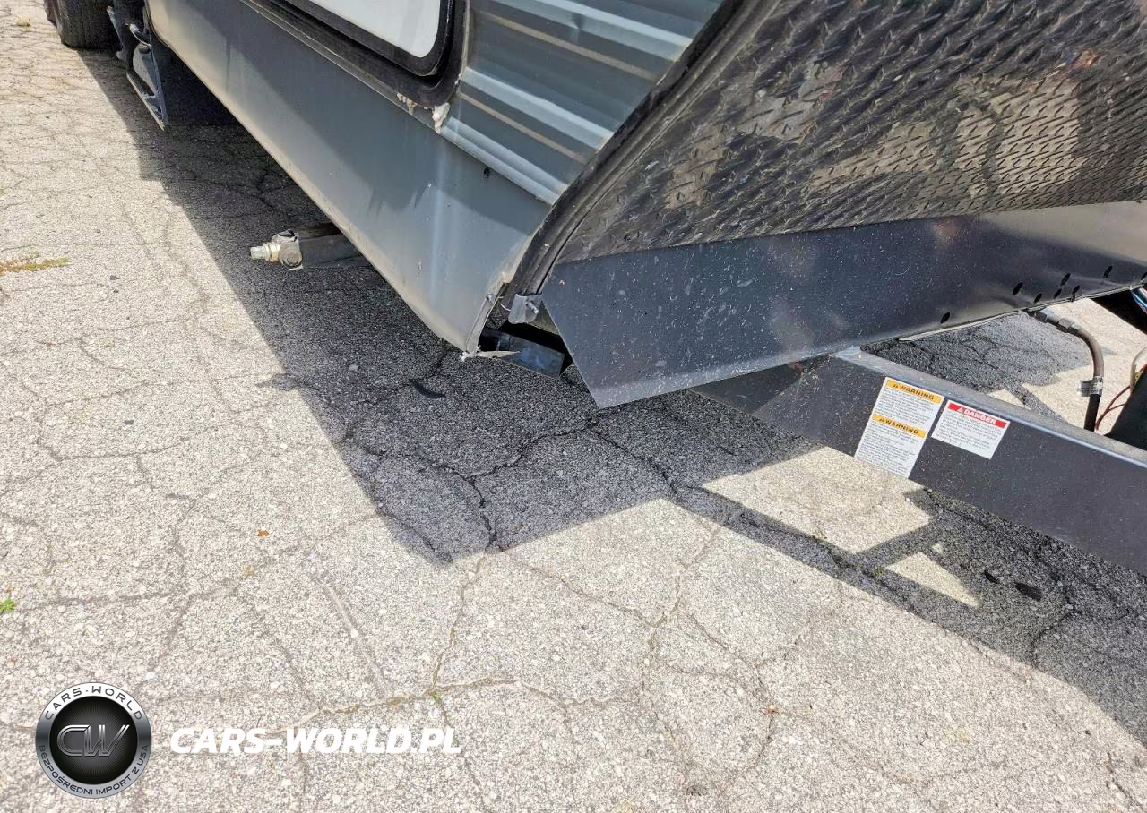 2018 Gulf Stream Innsbruck Camper VIN:1NL1GTT22J1128874 - 11