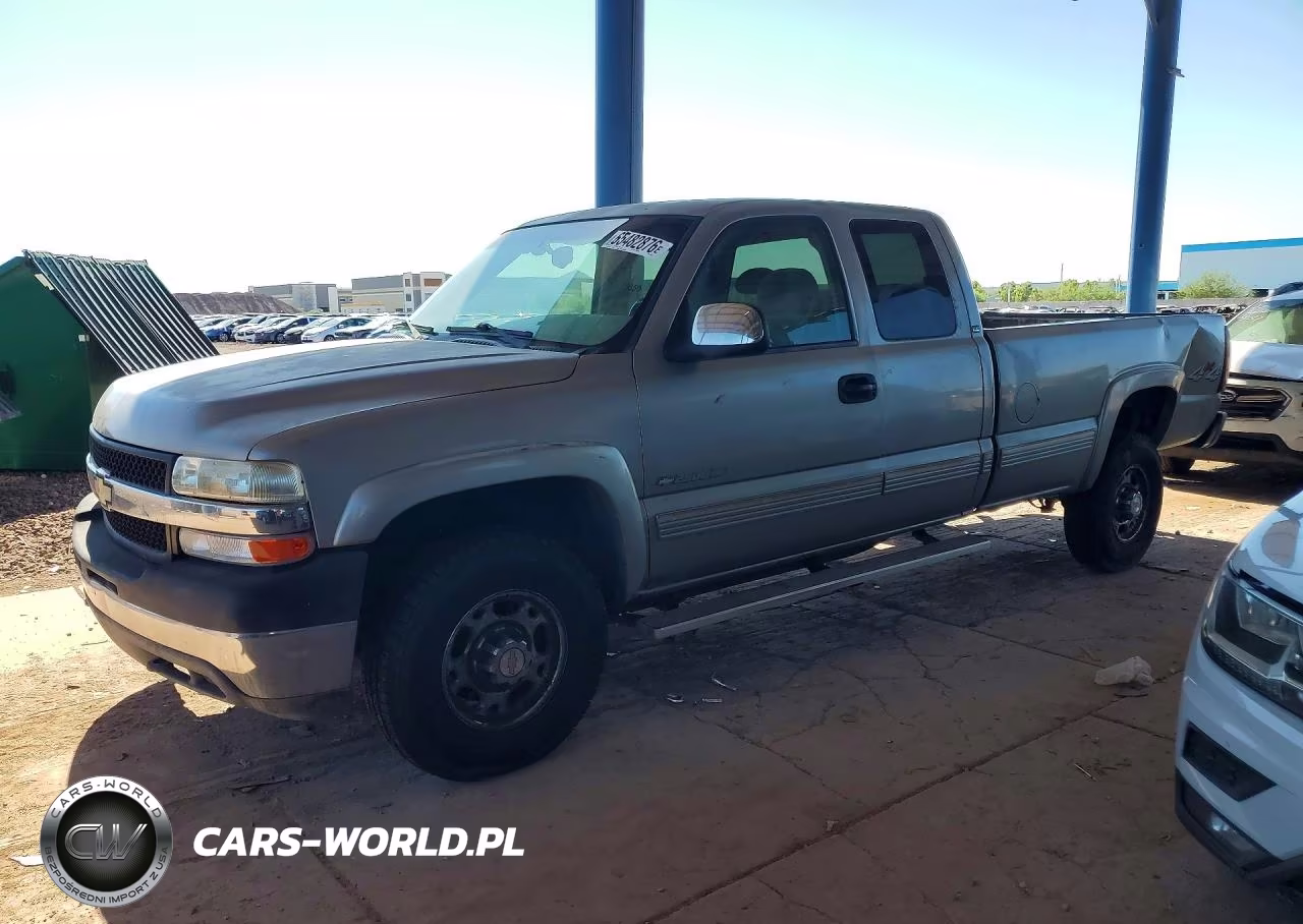 2002 Chevrolet Silverado K2500 Heavy Duty VIN:1GCHK29U12E258175 - 1