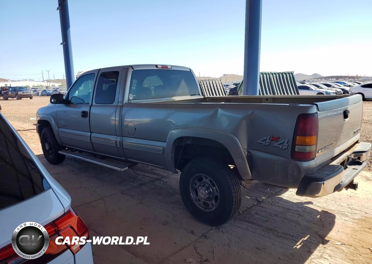 2002 Chevrolet Silverado K2500 Heavy Duty VIN:1GCHK29U12E258175 - 2