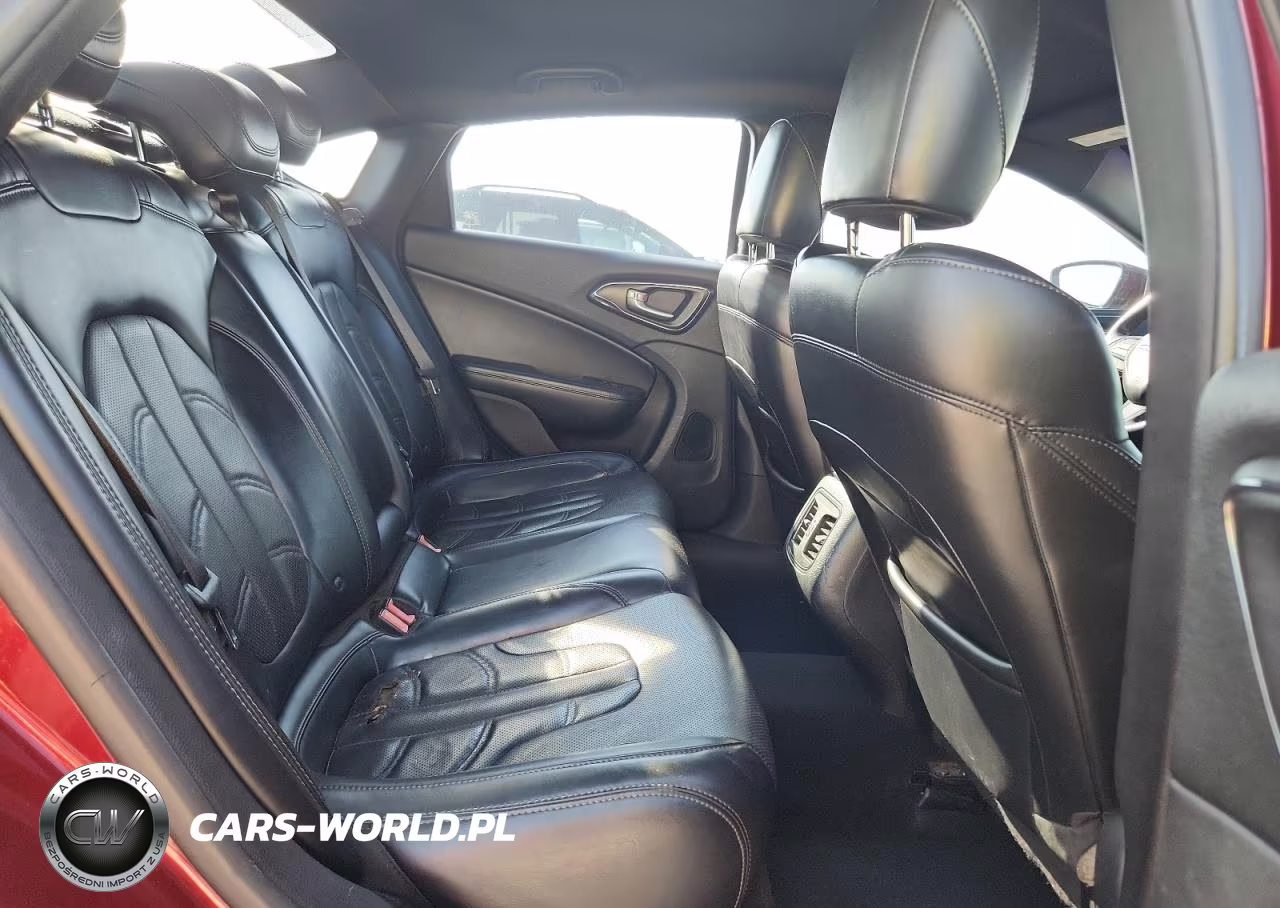 2015 Chrysler 200 S VIN:1C3CCCDG9FN673902 - 10