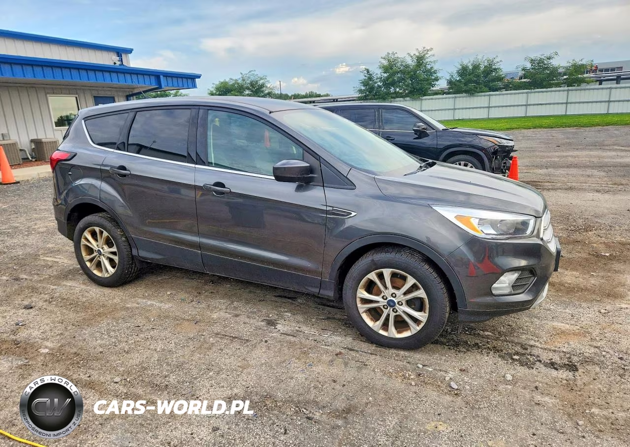 2019 Ford Escape Se VIN:1FMCU0GD8KUB13082 - 4