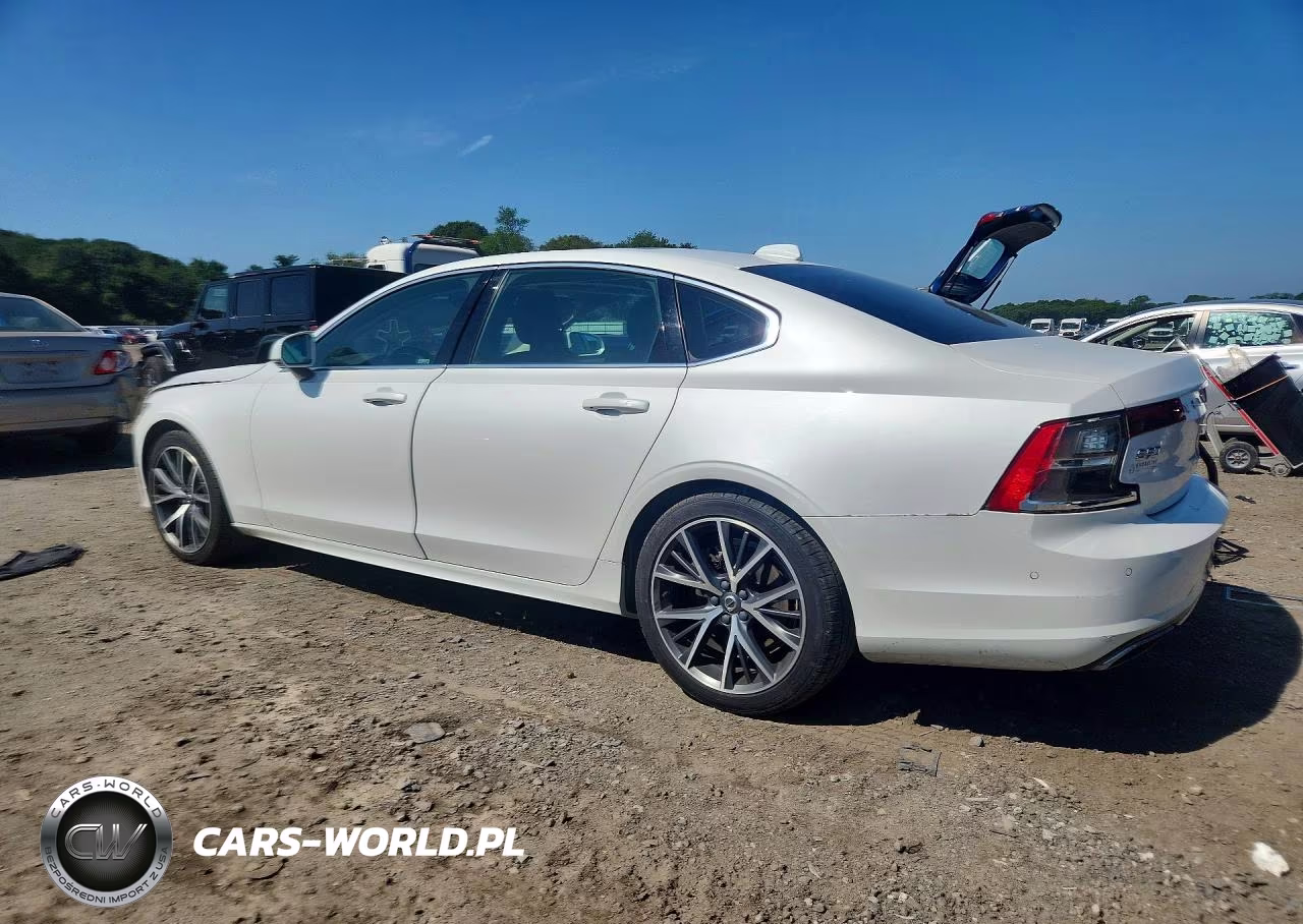 2019 Volvo S90 T6 Momentum VIN:LVYA22MK8KP082651 - 2