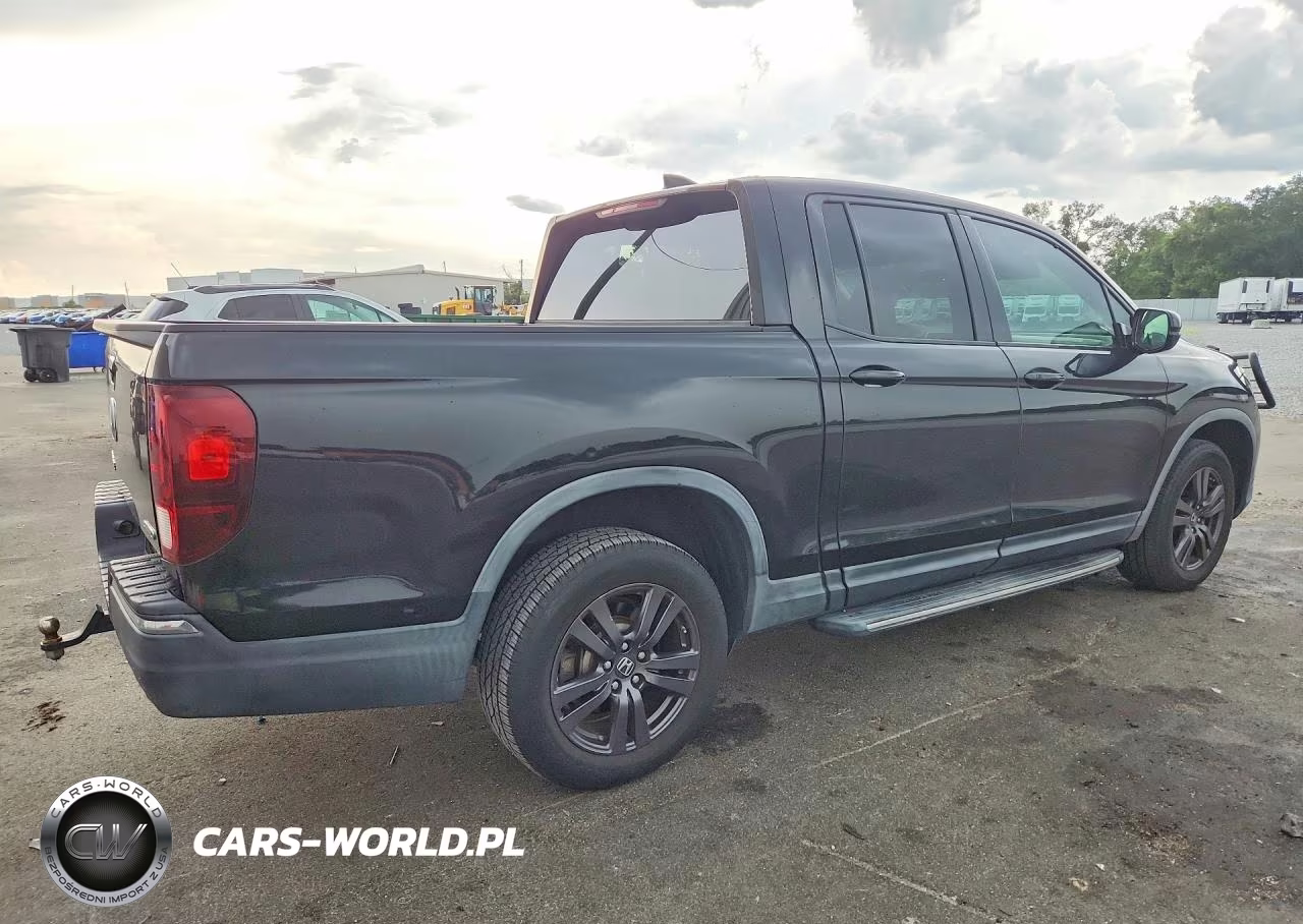 2018 Honda Ridgeline Sport VIN:5FPYK3F15JB001685 - 3