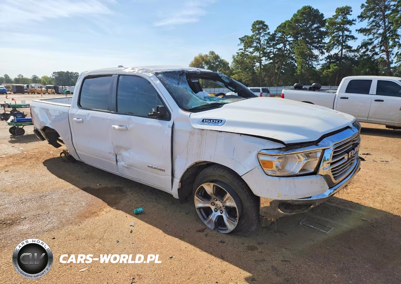 2024 Ram 1500 Laramie VIN:1C6RREJTXRN220109 - 4