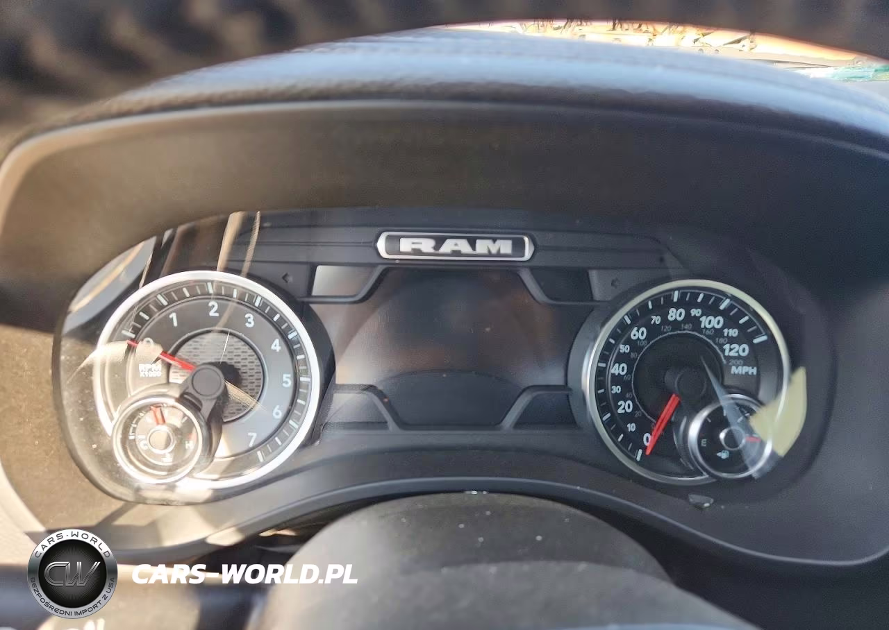 2024 Ram 1500 Laramie VIN:1C6RREJTXRN220109 - 9