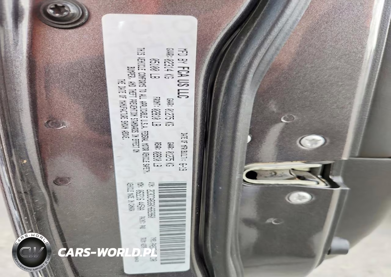 2019 Chrysler 300 S VIN:2C3CCABG6KH682860 - 13