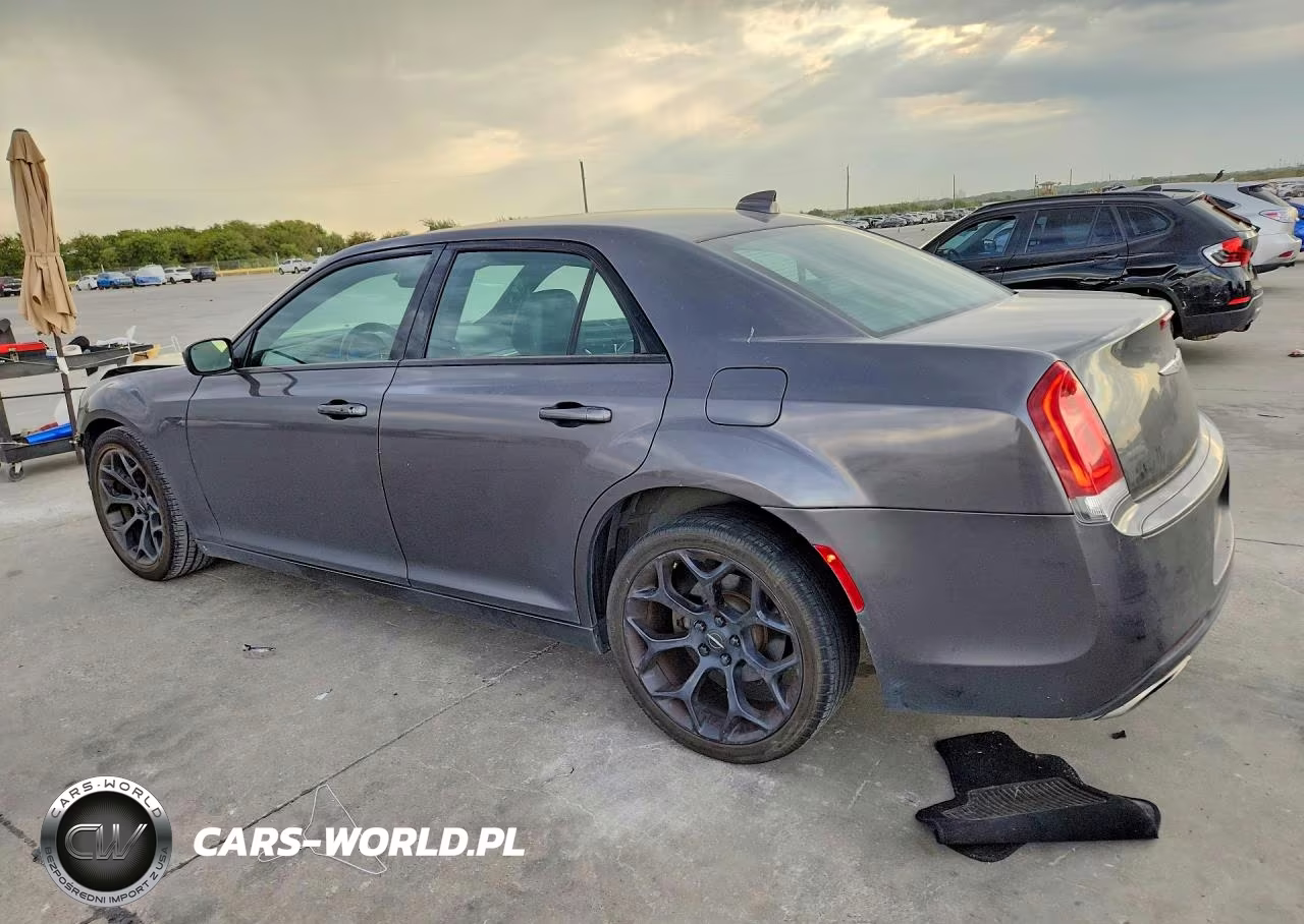 2019 Chrysler 300 S VIN:2C3CCABG6KH682860 - 2