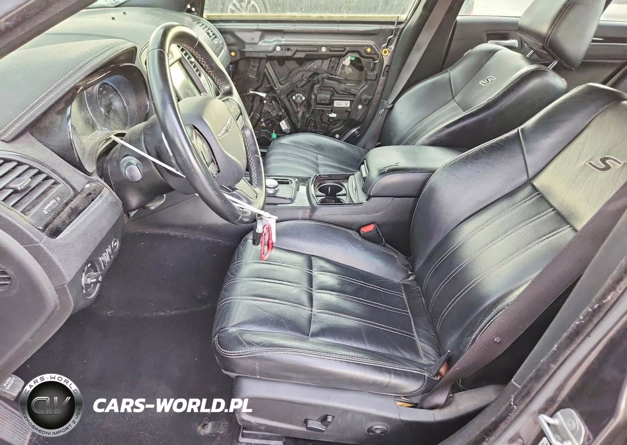 2019 Chrysler 300 S VIN:2C3CCABG6KH682860 - 7