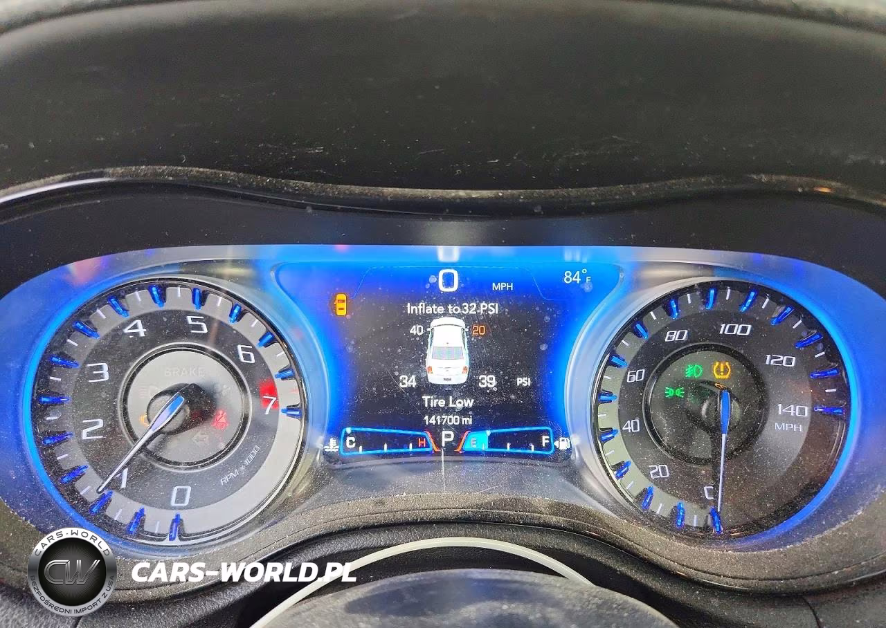 2019 Chrysler 300 S VIN:2C3CCABG6KH682860 - 9