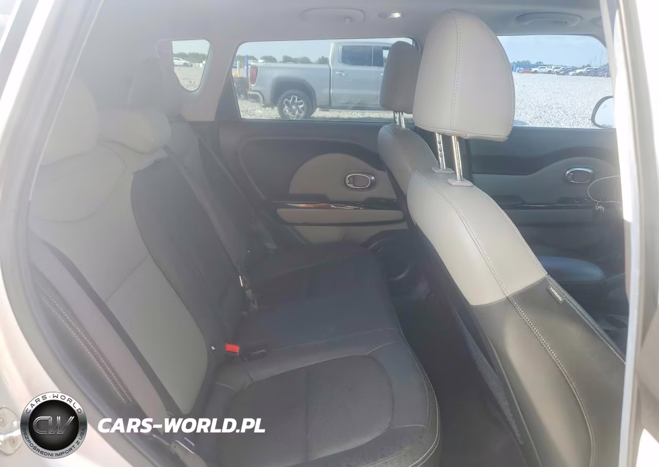 2017 Kia Soul + VIN:KNDJP3A57H7453837 - 10