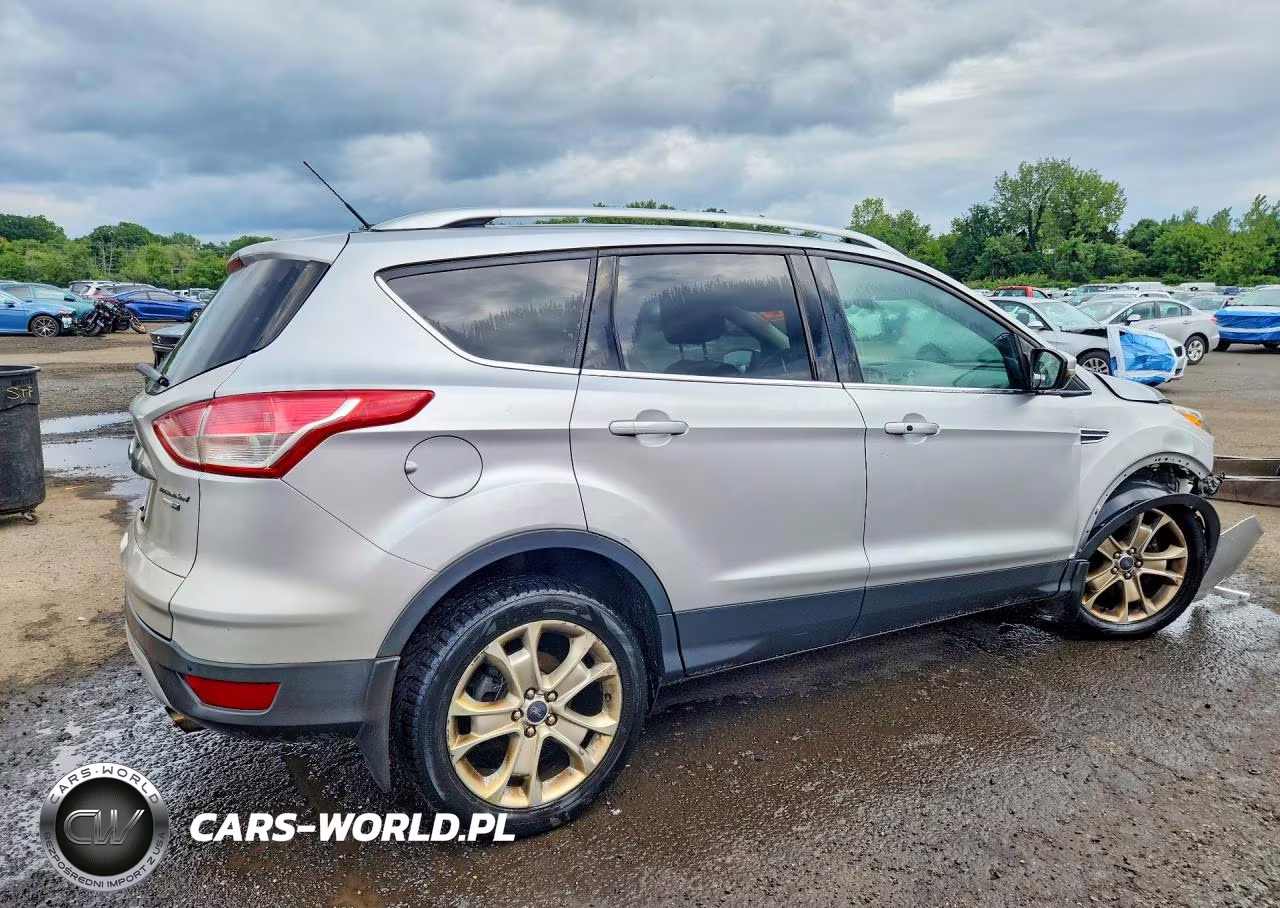 2016 Ford Escape Titanium VIN:1FMCU9J92GUA58256 - 3