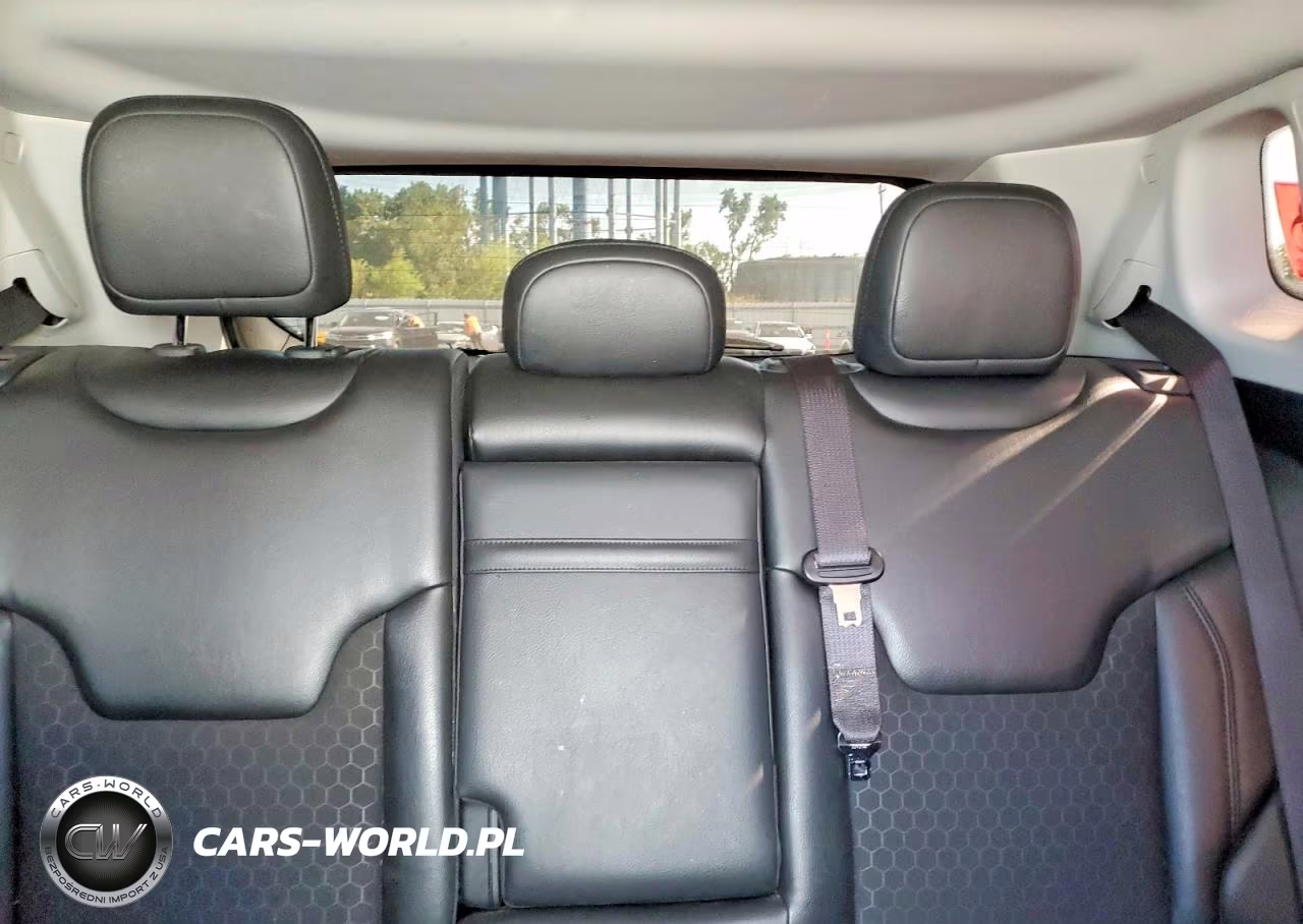 2019 Jeep Compass Latitude VIN:3C4NJDBB7KT599056 - 10