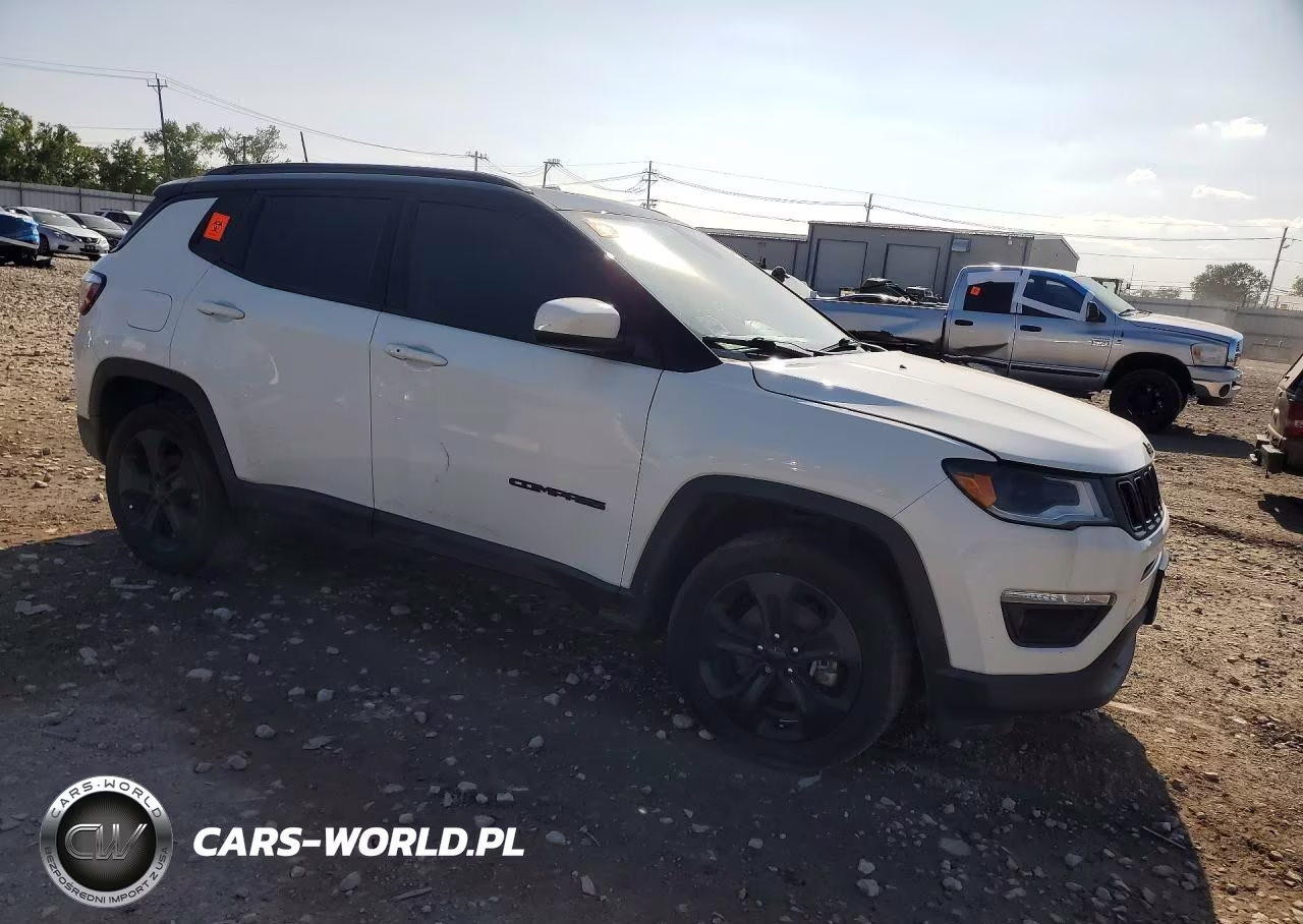 2019 Jeep Compass Latitude VIN:3C4NJDBB7KT599056 - 4