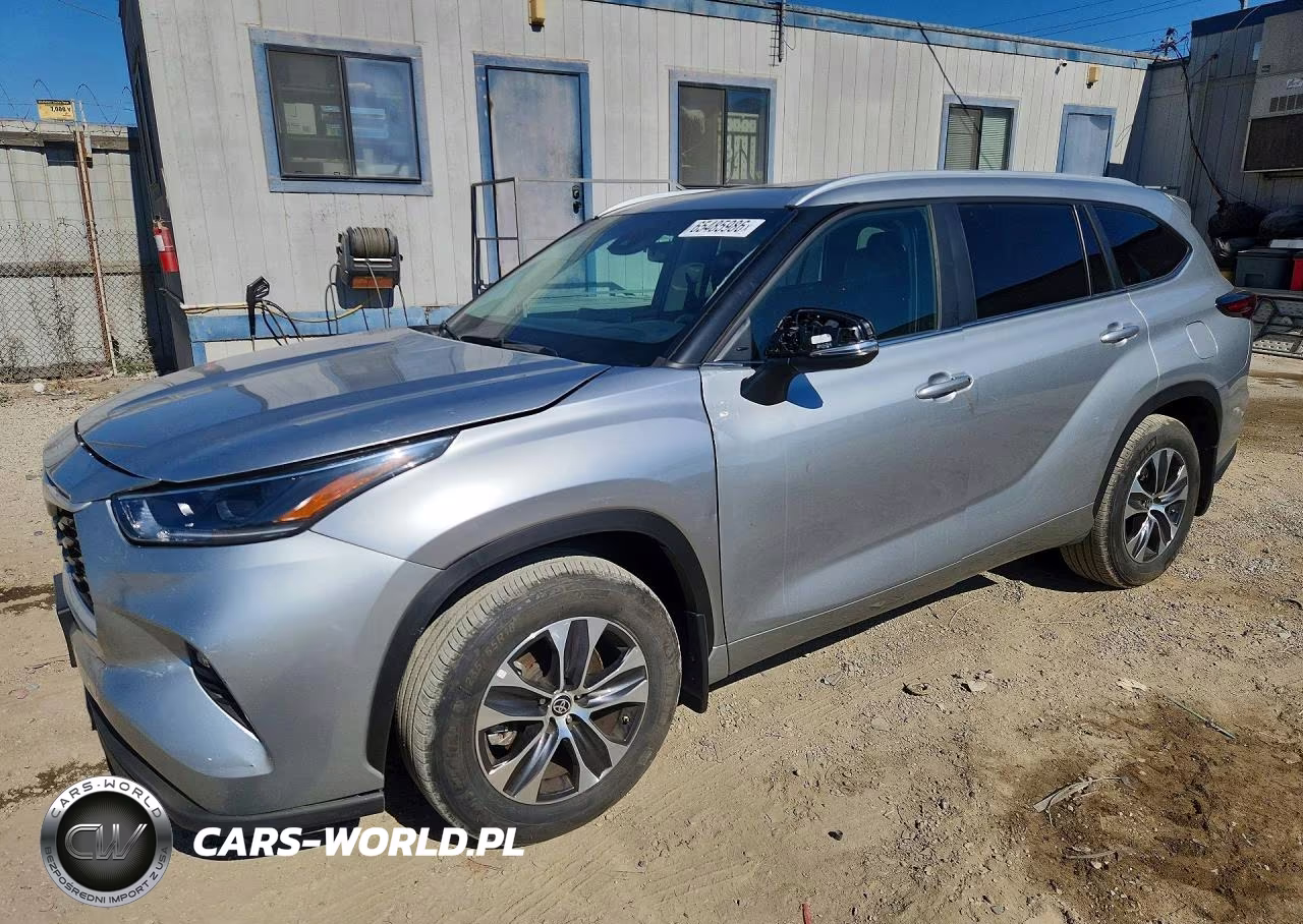 2024 Toyota Highlander Xle – zdjęcie 1 z 13