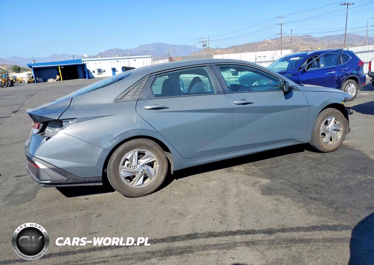 2025 Hyundai Elantra Se VIN:KMHLL4DG7SU054020 - 3