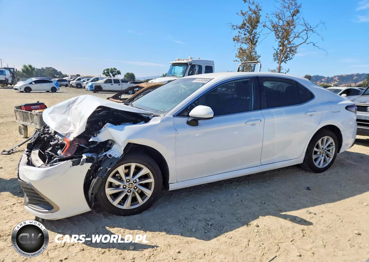 2024 Toyota Camry Le