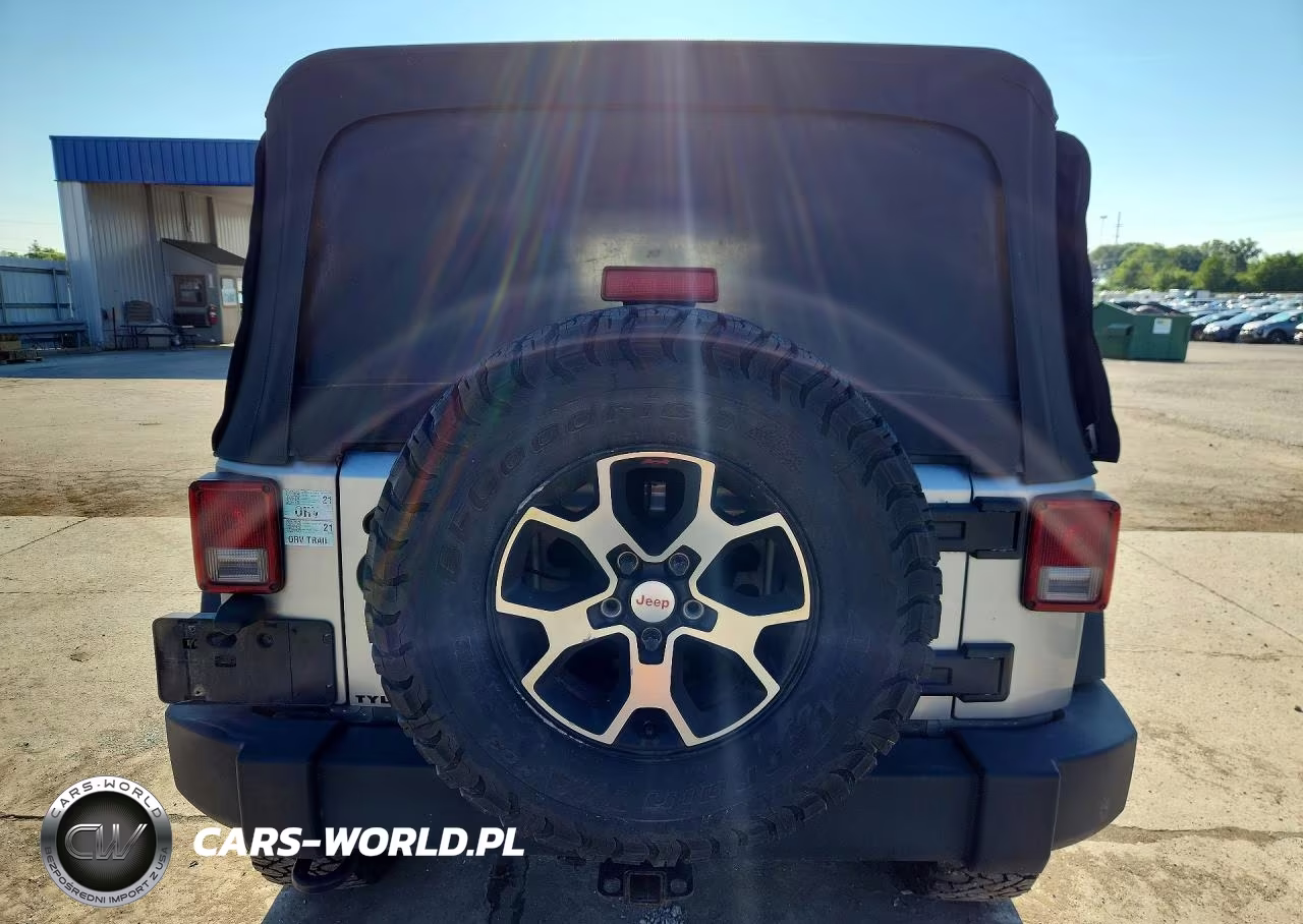2017 Jeep Wrangler Unlimited Sport VIN:1C4BJWDG8HL510204 - 6