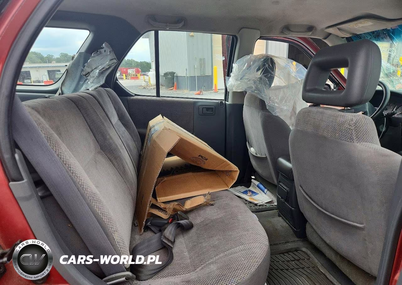 1999 Isuzu Rodeo S VIN:4S2CM58W3X4316166 - 11