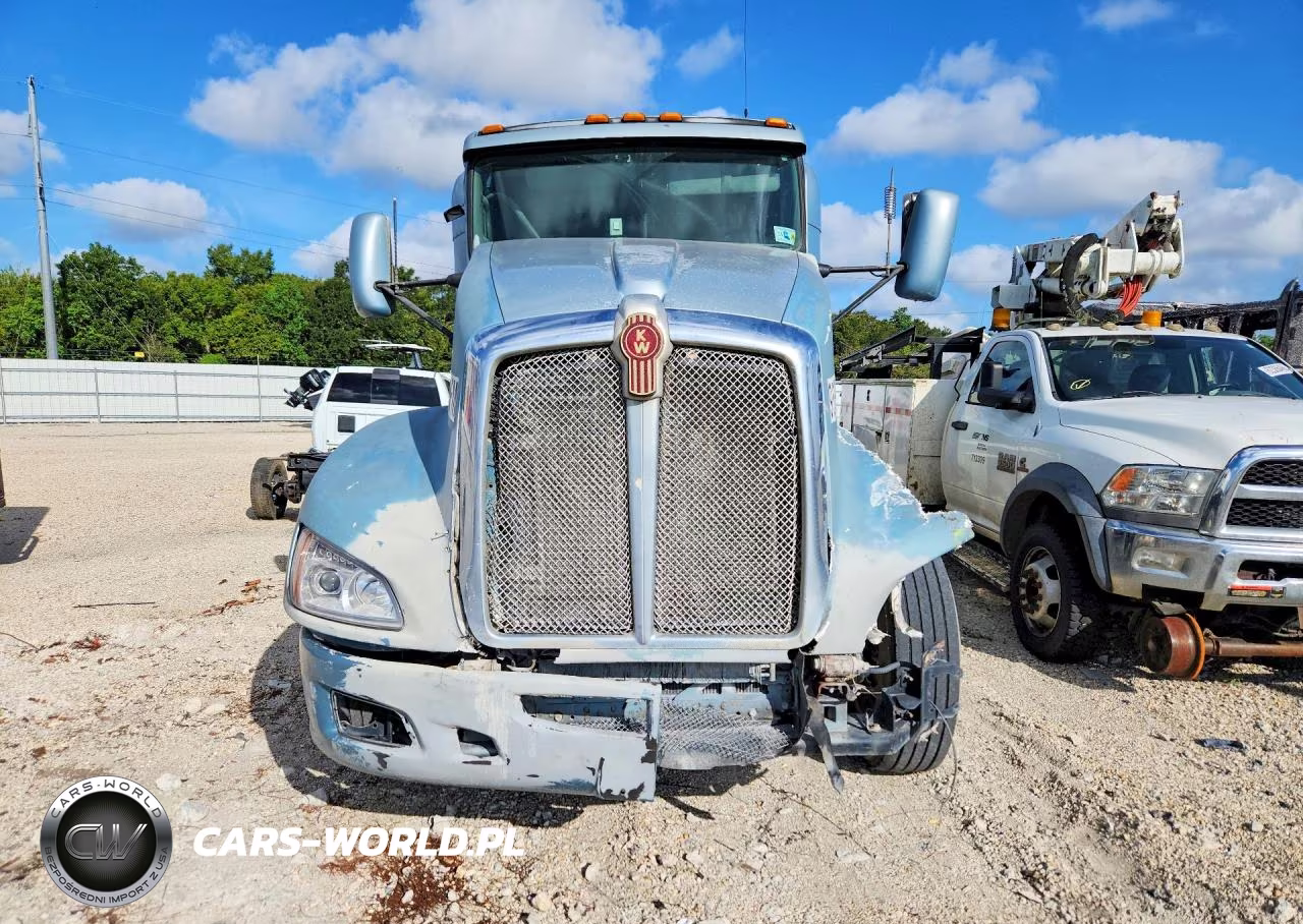 2009 Kenworth T660 Semi Truck VIN:1XKAD49X39J253373 - 5