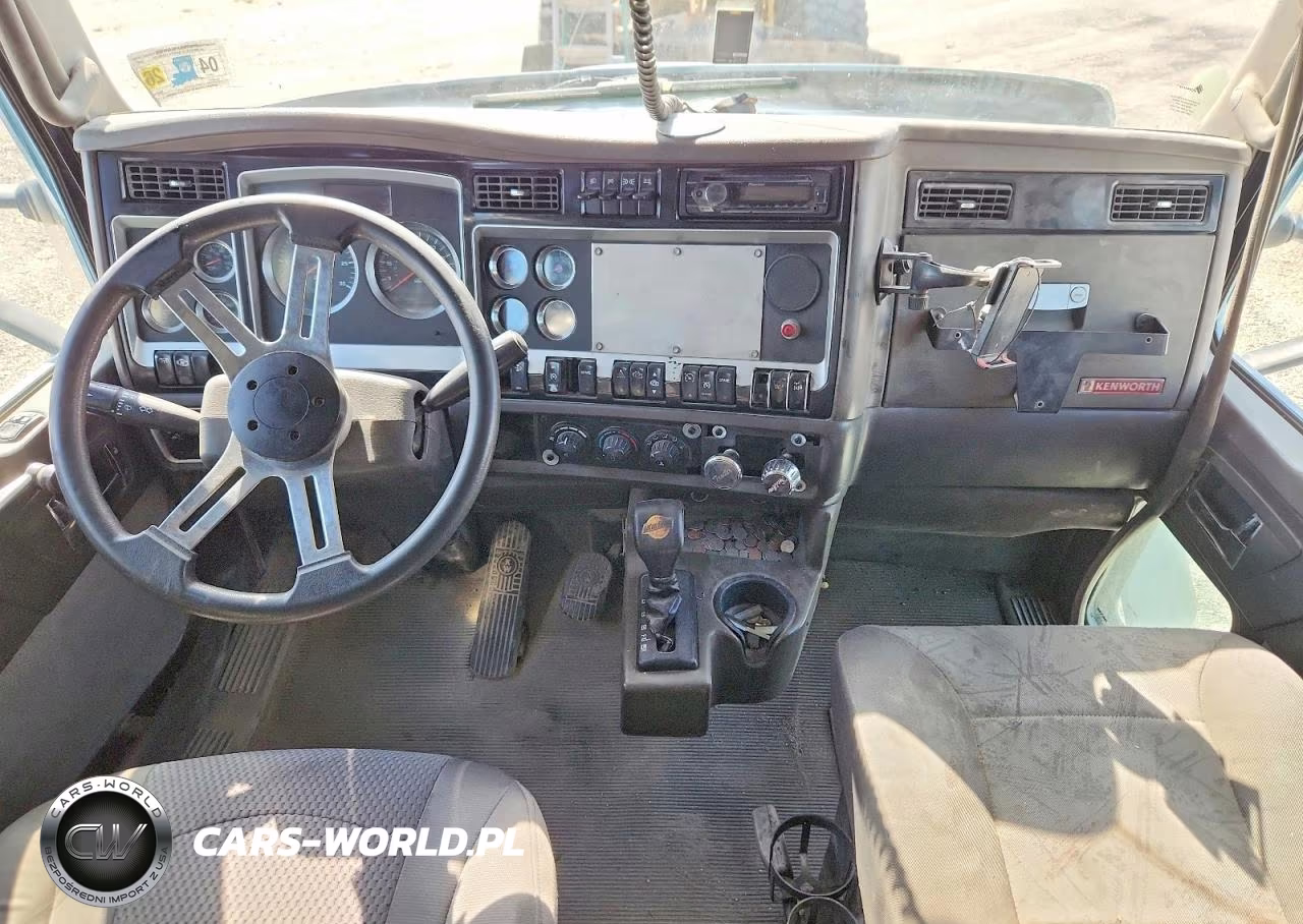 2009 Kenworth T660 Semi Truck VIN:1XKAD49X39J253373 - 8