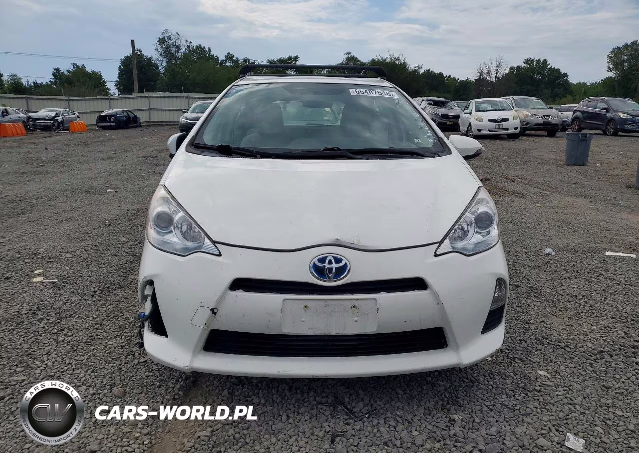 2014 Toyota Prius C One VIN:JTDKDTB39E1567718 - 5