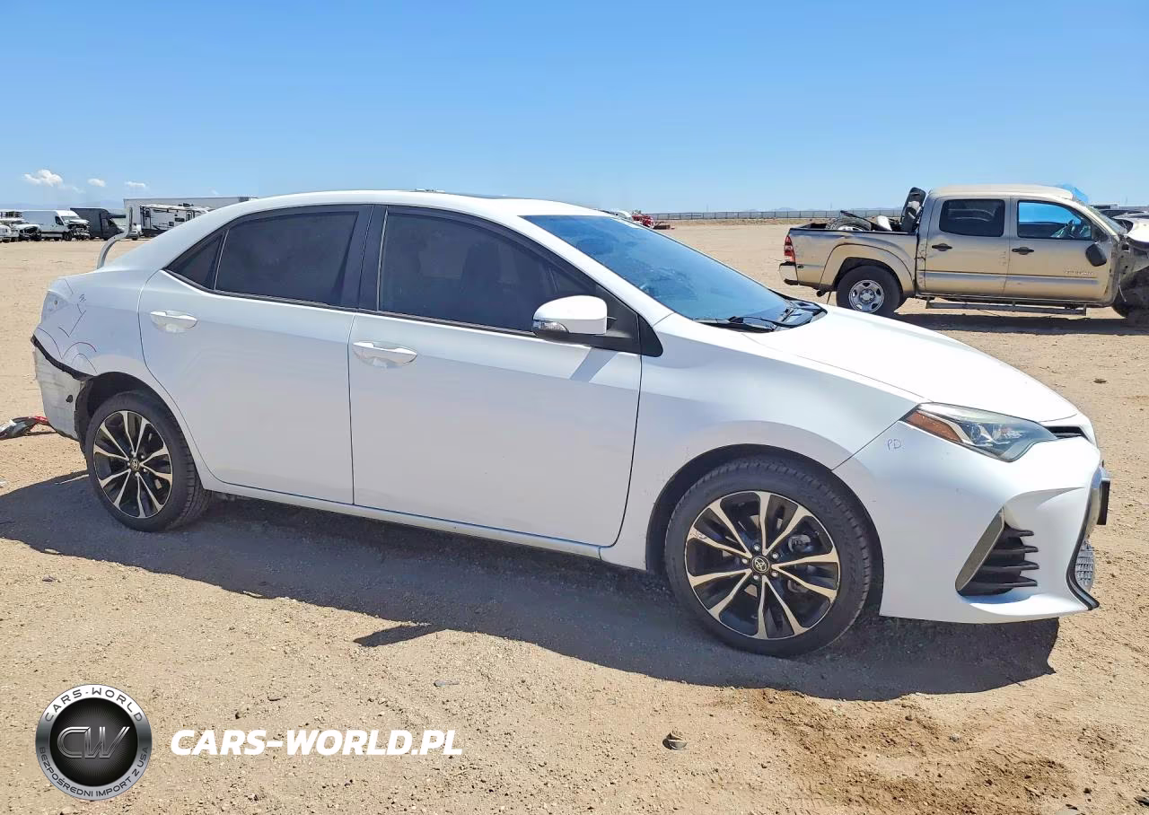 2018 Toyota Corolla VIN:5YFBURHE5JP829266 - 4