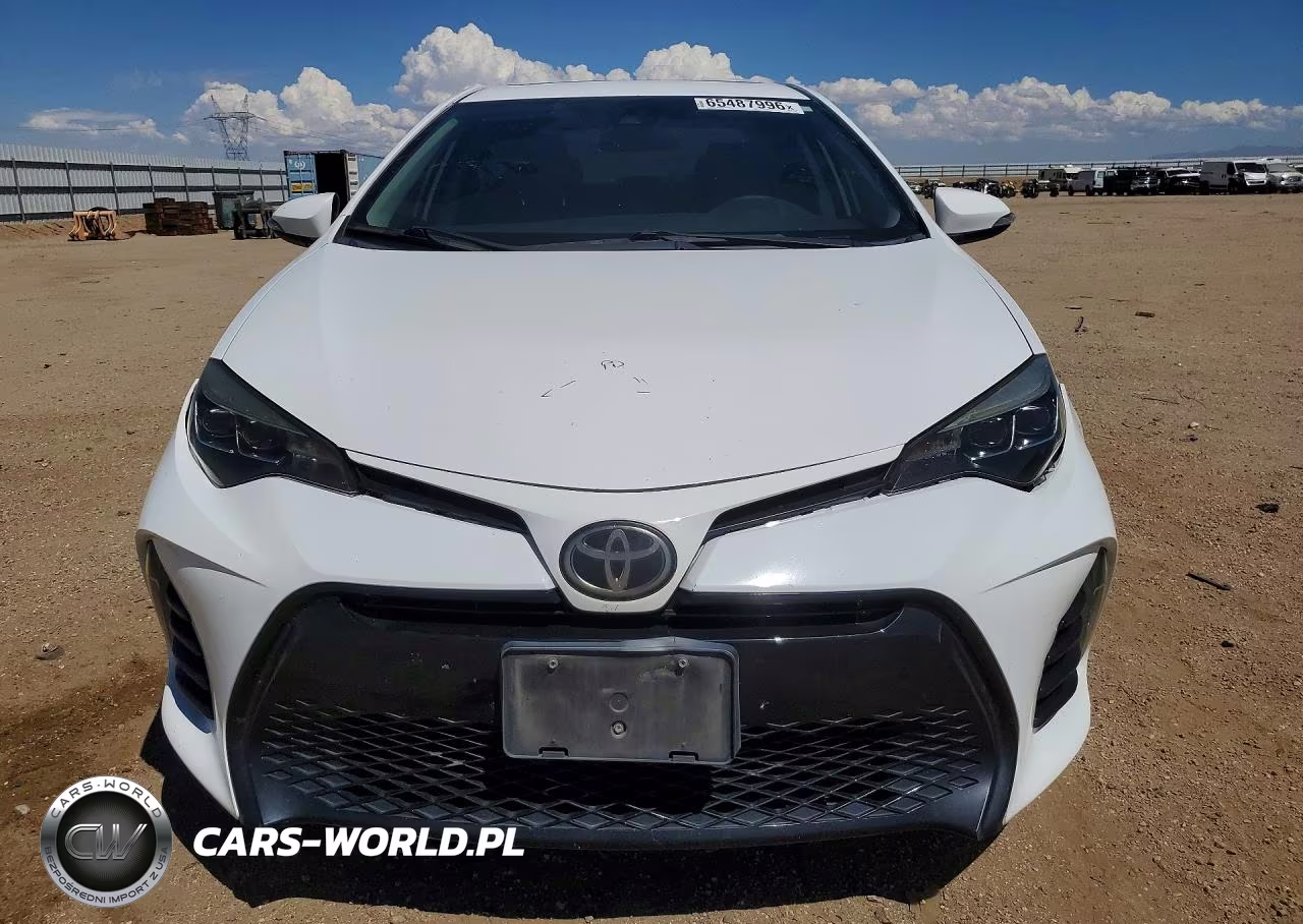 2018 Toyota Corolla VIN:5YFBURHE5JP829266 - 5