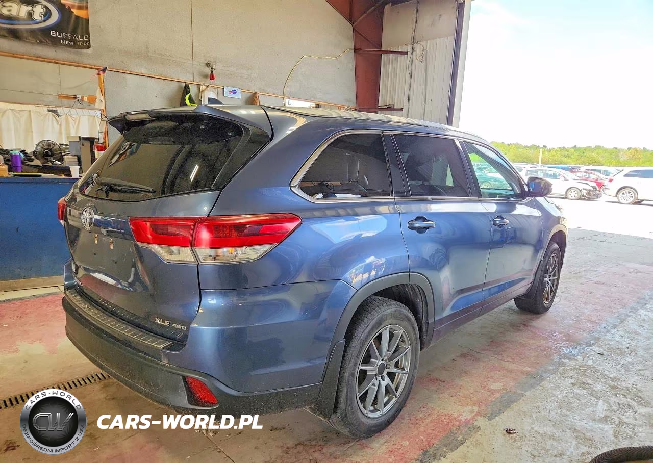 2017 Toyota Highlander Xle VIN:5TDJZRFH1HS429281 - 3