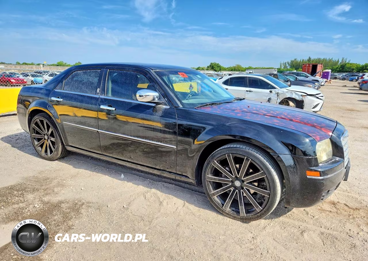 2010 Chrysler 300 Touring VIN:2C3CA5CV1AH254011 - 4