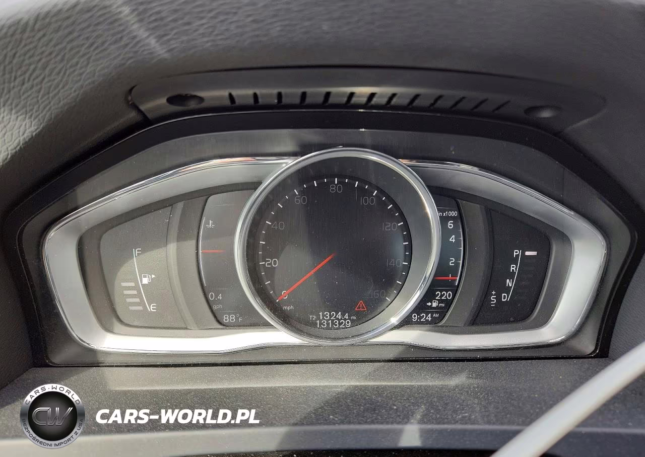 2018 Volvo S60 Dynamic VIN:YV140MTL7J2462229 - 9