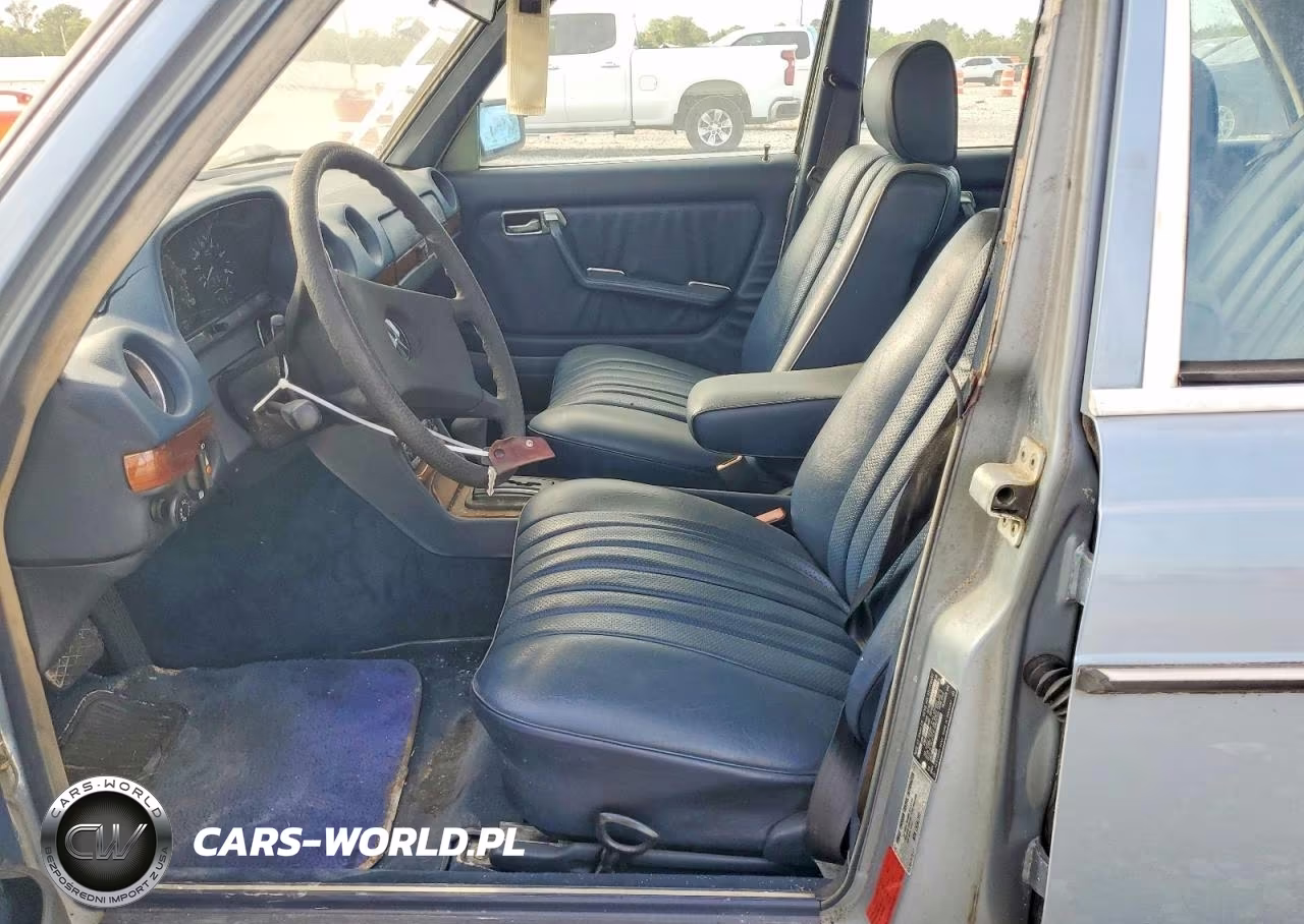 1985 Mercedes-Benz 300 Dt VIN:WDBAB33C8FA272934 - 7
