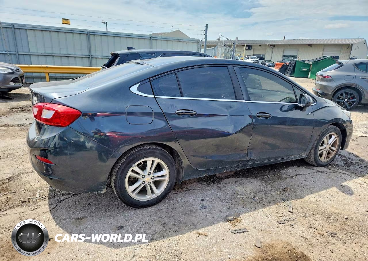 2017 Chevrolet Cruze Lt VIN:1G1BE5SM6H7149886 - 3