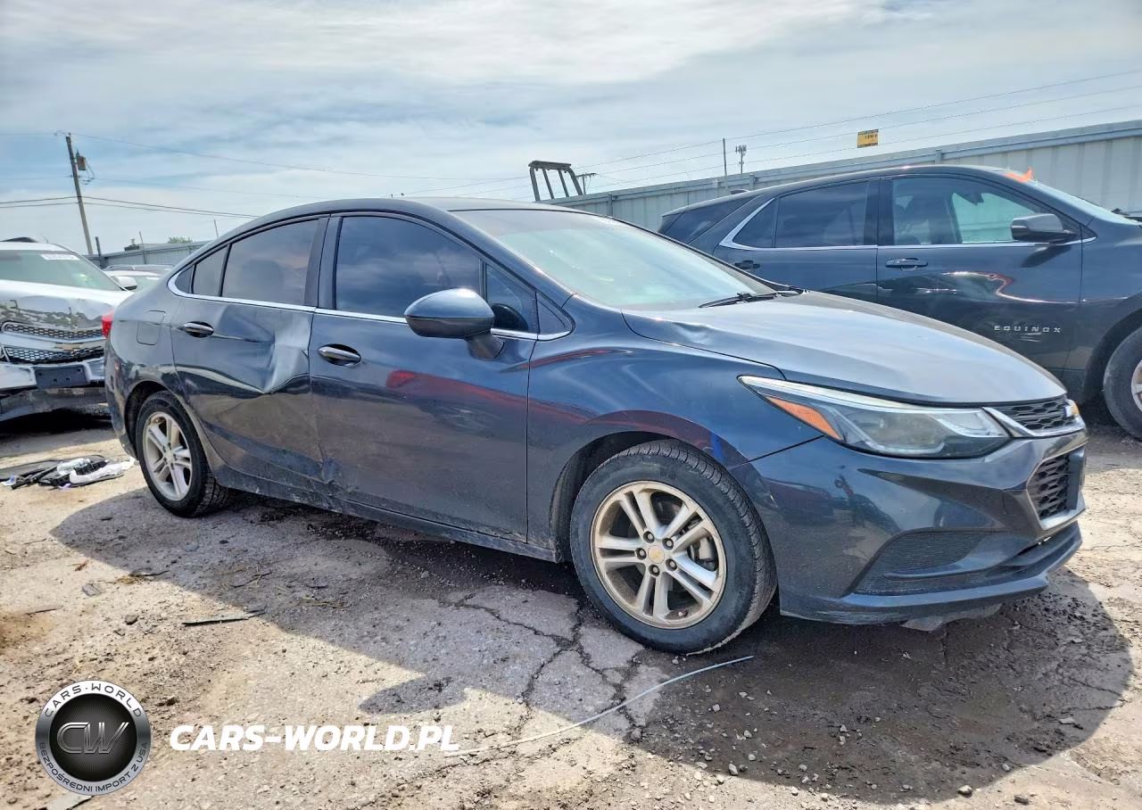 2017 Chevrolet Cruze Lt VIN:1G1BE5SM6H7149886 - 4
