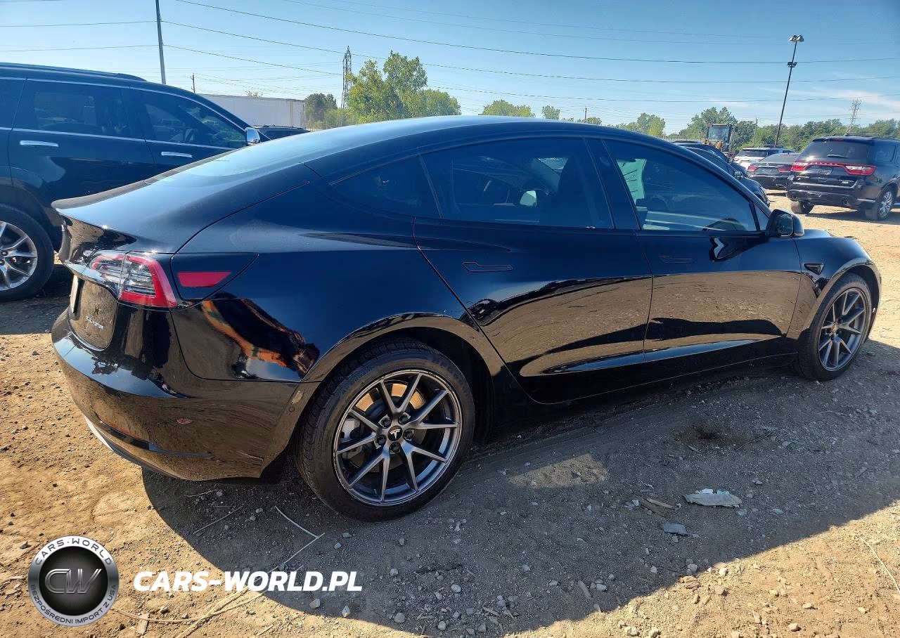 2022 Tesla Model 3 VIN:5YJ3E1EB9NF119057 - 3