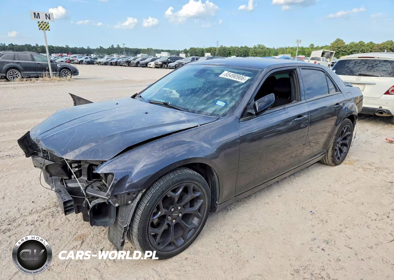 2020 Chrysler 300 Touring VIN:2C3CCAAG5LH133721 - 1