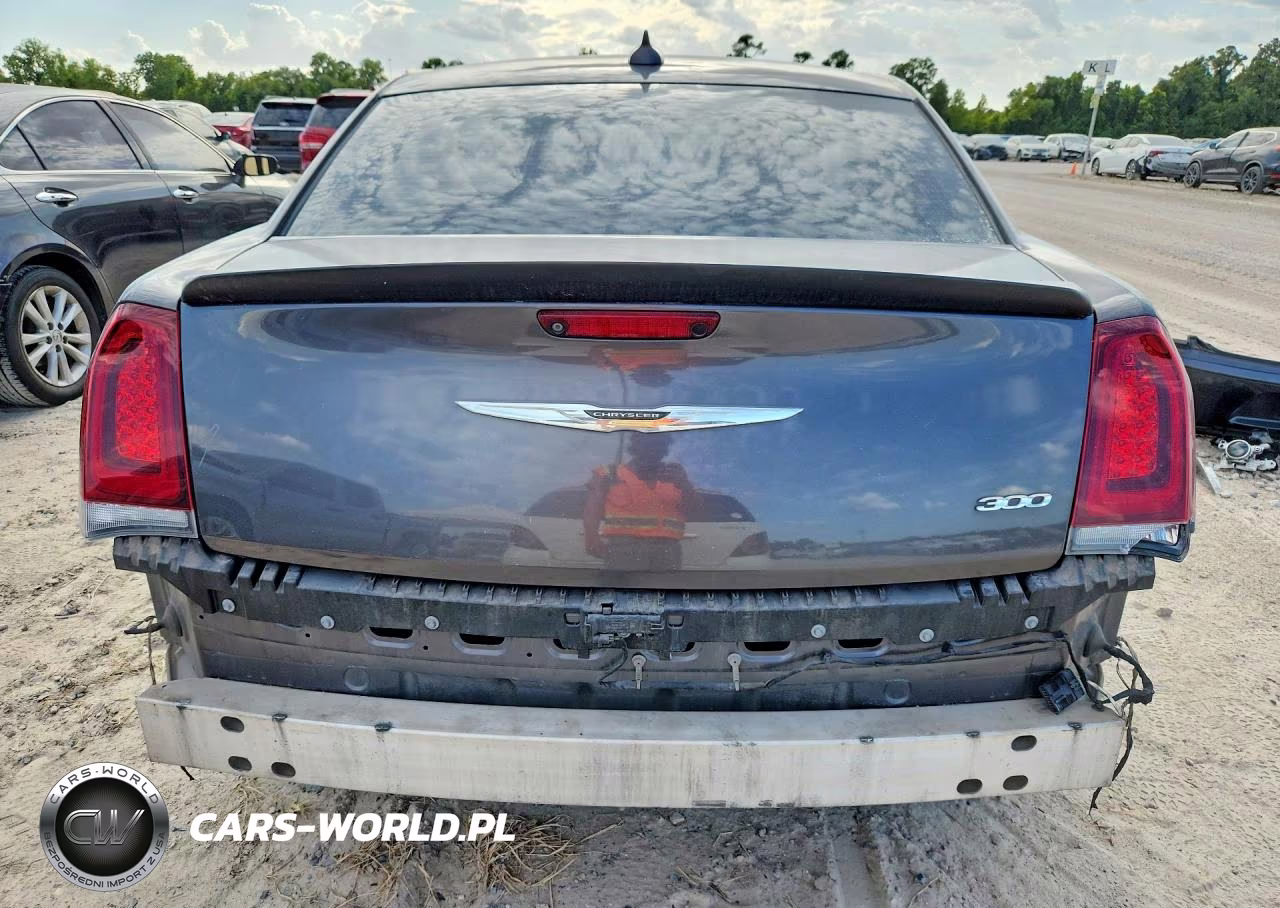 2020 Chrysler 300 Touring VIN:2C3CCAAG5LH133721 - 6