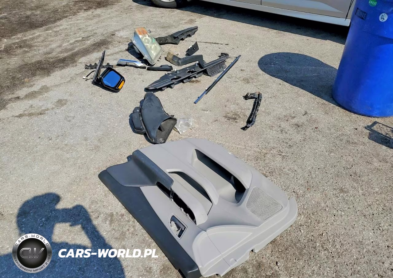 2013 Honda Odyssey Touring VIN:5FNRL5H93DB076463 - 13