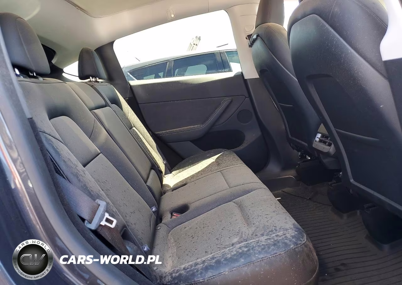 2025 Tesla Model Y VIN:7SAYGDED1SA372016 - 11