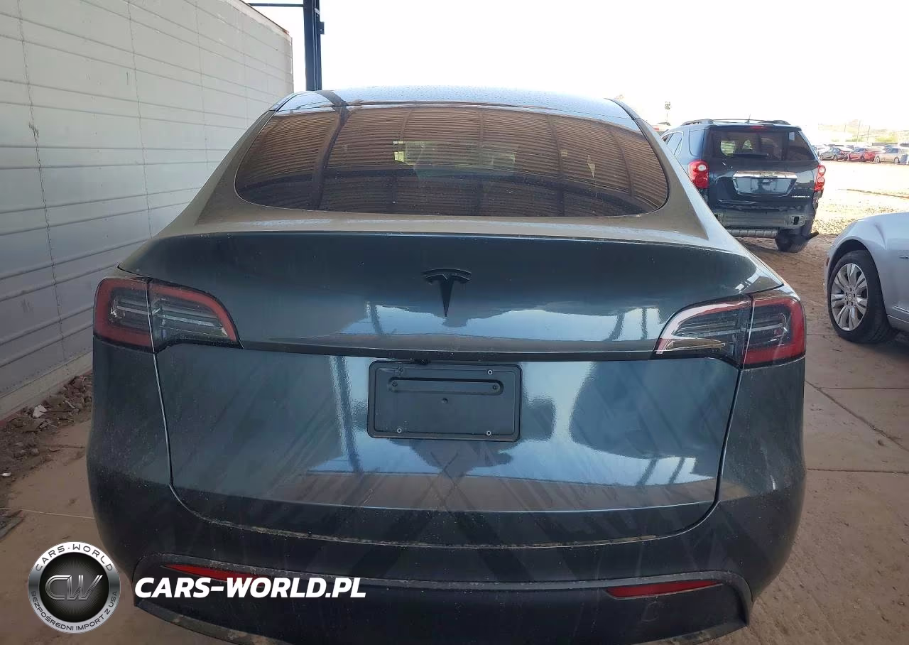 2025 Tesla Model Y VIN:7SAYGDED1SA372016 - 6