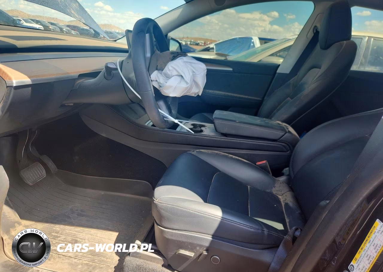 2025 Tesla Model Y VIN:7SAYGDED1SA372016 - 7