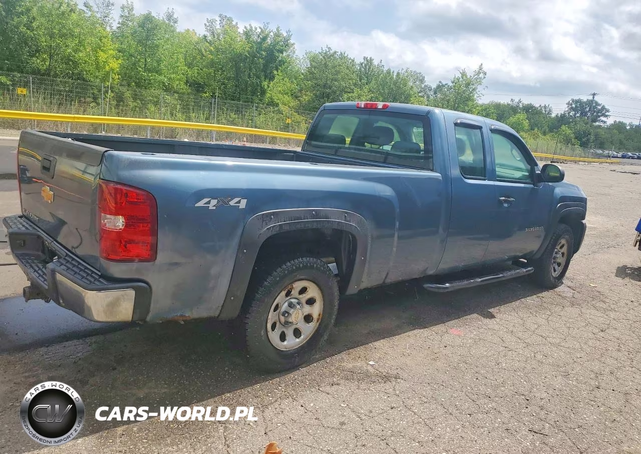 2013 Chevrolet Silverado K1500 VIN:1GCRKPE0XDZ110428 - 3