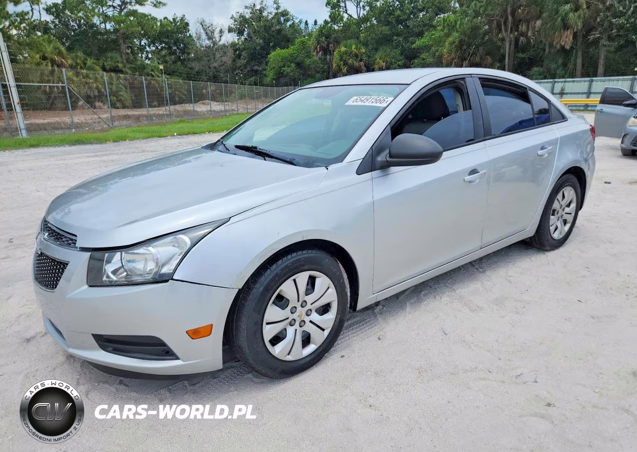 2014 Chevrolet Cruze Ls – zdjęcie 1 z 12