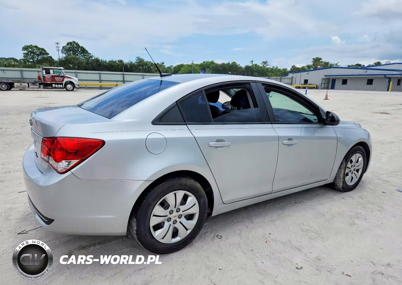 2014 Chevrolet Cruze Ls VIN:1G1PA5SH9E7280942 - 3
