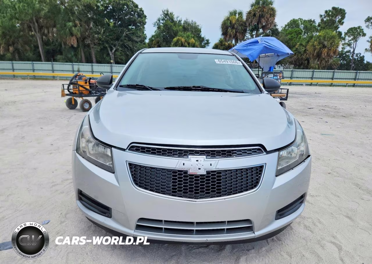 2014 Chevrolet Cruze Ls VIN:1G1PA5SH9E7280942 - 5