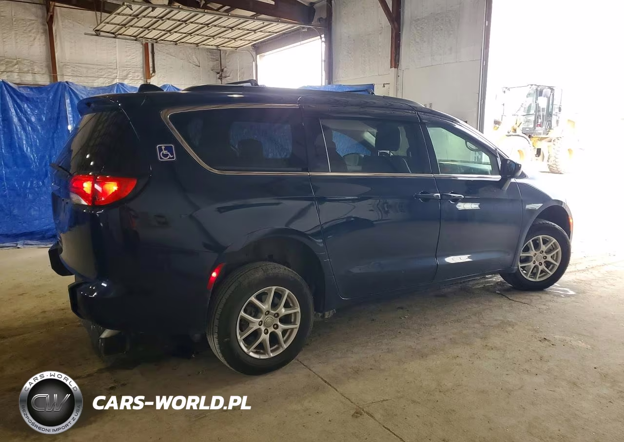 2020 Chrysler Voyager Lxi VIN:2C4RC1DG4LR156757 - 3
