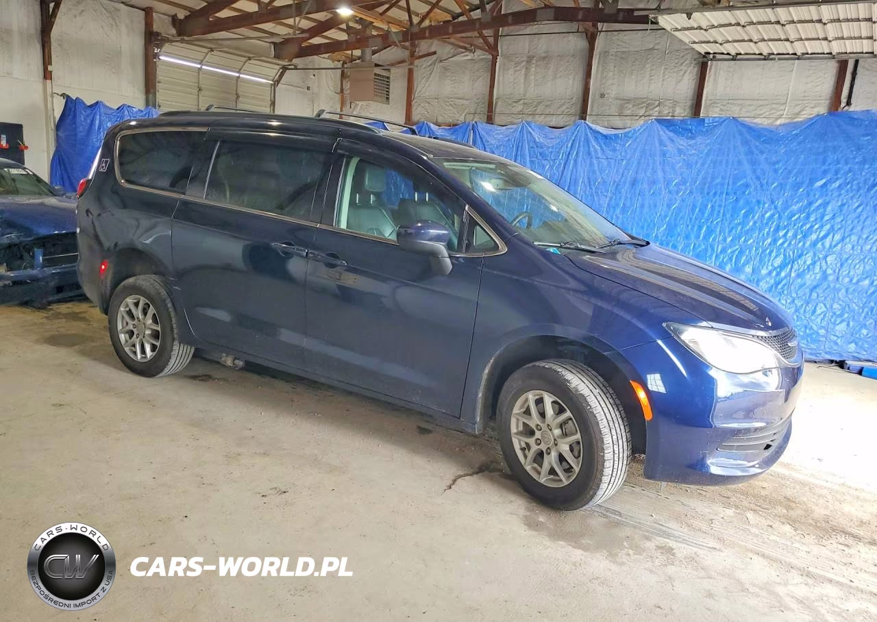 2020 Chrysler Voyager Lxi VIN:2C4RC1DG4LR156757 - 4