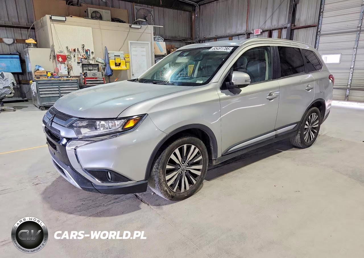 2020 Mitsubishi Outlander Se – zdjęcie 1 z 13
